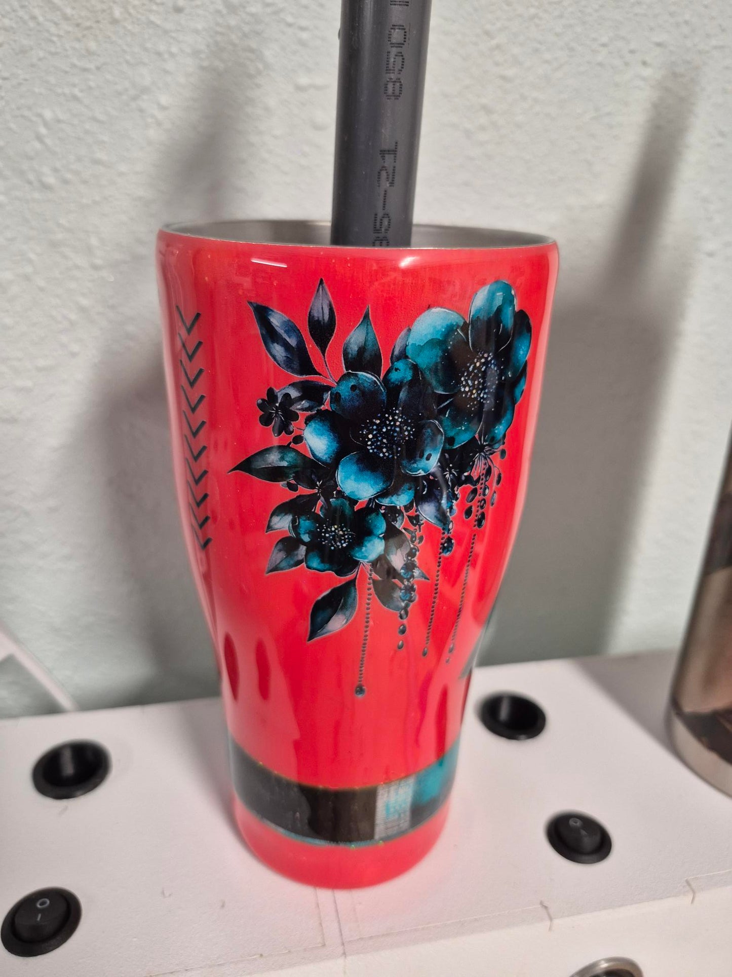 Dark Floral Tumbler (30oz)